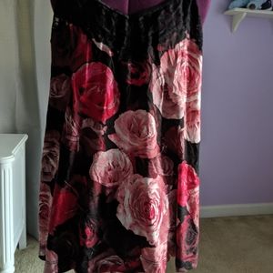 White House Black Market Rose tank M